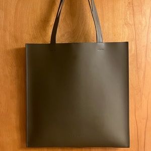 Everlane clean leather gallery tote in beech